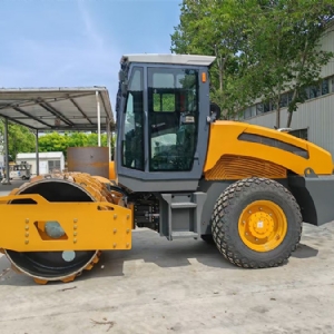 座駕壓路機(jī)STS08